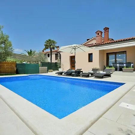 Mit Privatpool Fuer 6 Personen Ca 100 Qm In Galizana, Istrien Istrische Riviera Holiday home Galizana