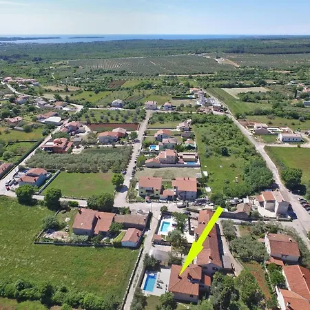 Mit Privatpool Fuer 6 Personen Ca 100 Qm In Galizana, Istrien Istrische Riviera